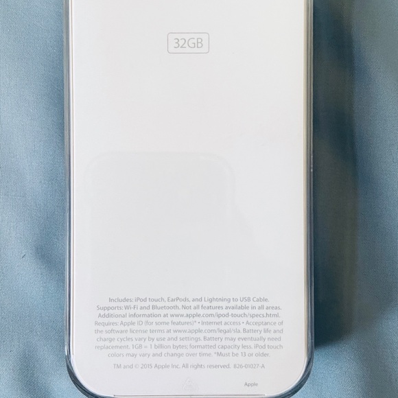 Apple iPod Touch & Otterbox Case - Picture 5 of 8